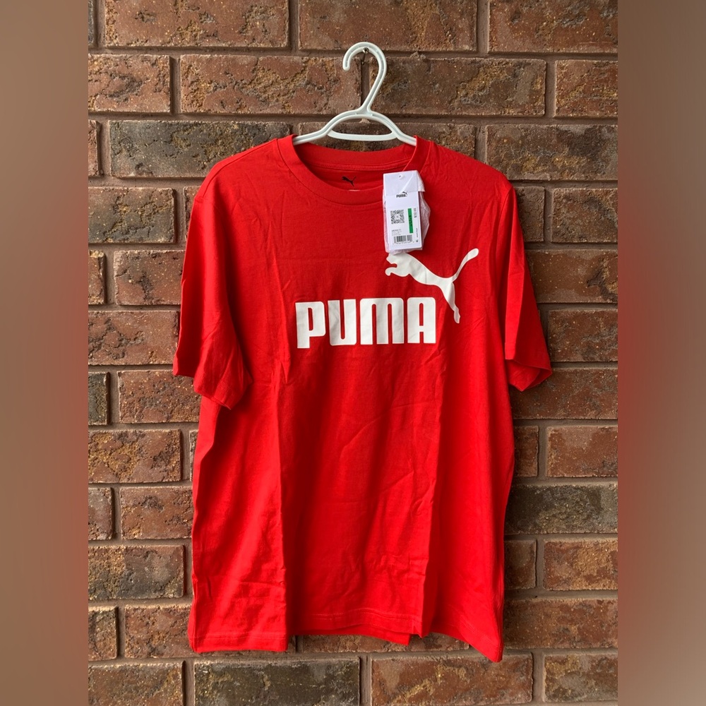 NWT PUMA T-SHIRT